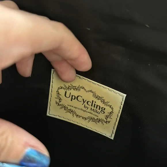 Upcycled food wrapper crossbody purse - Picture 4 of 5